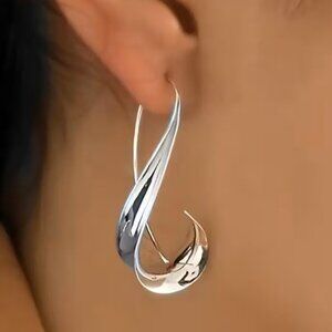 1pc  Elegant Boho-Chic Silvery-Tone Hoop Earrings